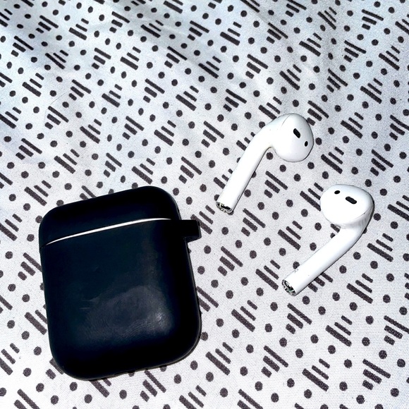 Apple AirPods (2nd Generation)